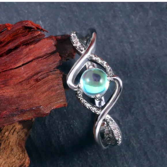 Gorgeous  Ring 925 Silver Jewelry Moonstone Ring - Picture 2 of 5